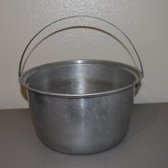 Vintage Mirro Aluminum Pot with Handle - Picture 1 of 4